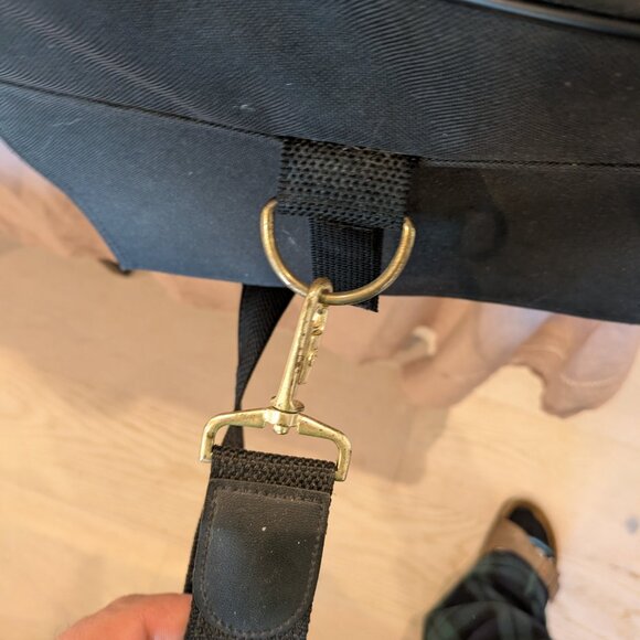 Delta Deluxe Pet Carrier by Sherpa - Picture 2 of 9